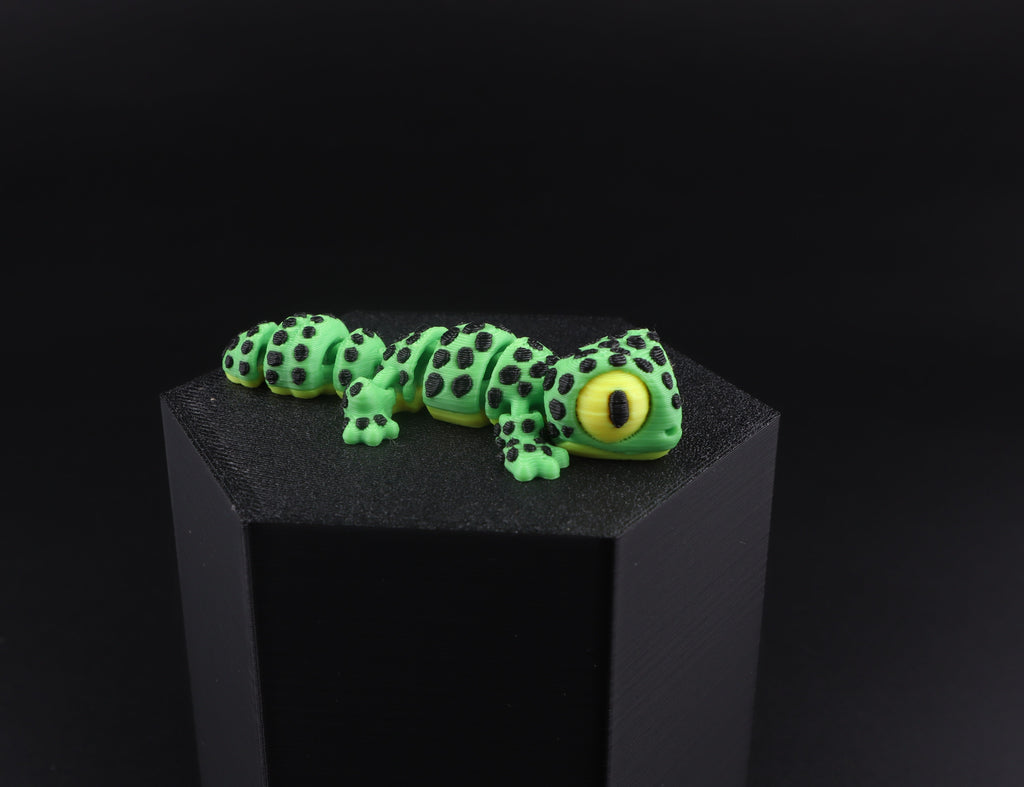 Mini Reptile & Amphibian Fidget Toy Pack — 15-Piece Sensory Collectible Set for Kids, Perfect Party Favor & Stocking Stuffer Gift